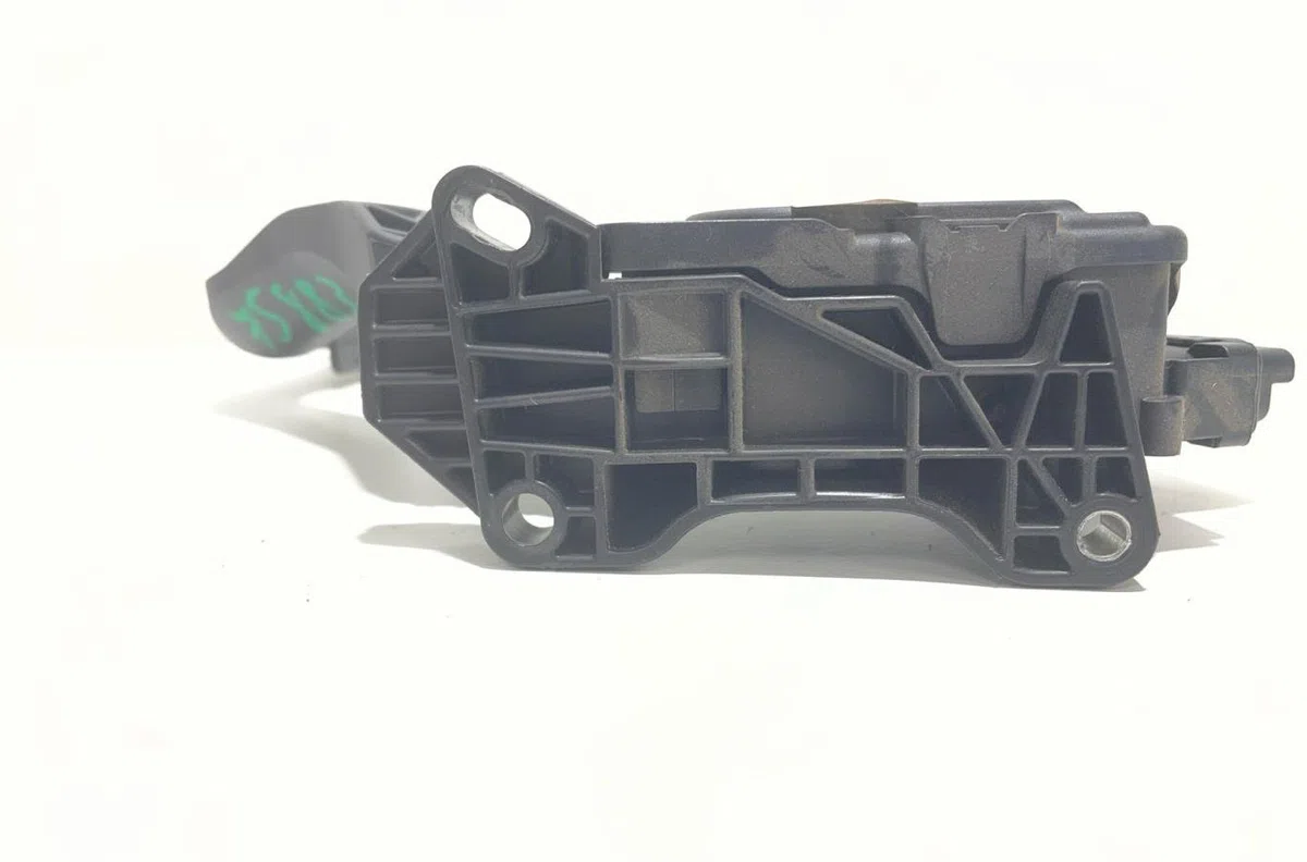 Pedale accelerateur Peugeot 2008 I (CU_) 1.2 vti (2013-2018) occasion