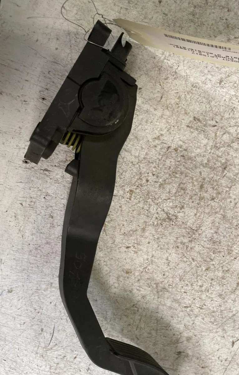 Pedale accelerateur Peugeot 206 3-5 portes (2A-C) 2.0 hdi 90 (1999-2009) 5 portes occasion