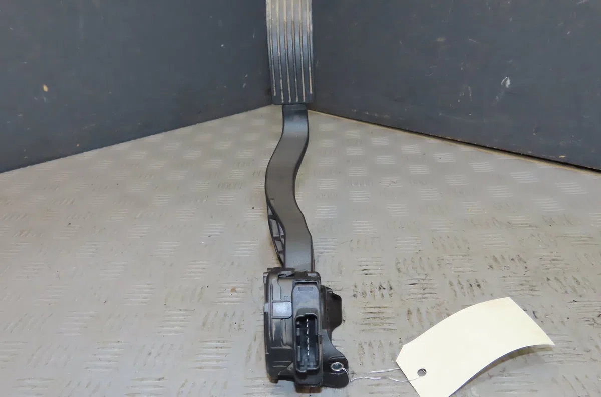 Pedale accelerateur Peugeot 207-207 (WA_, WC_) 1.4 (2006-2013) 5 portes occasion