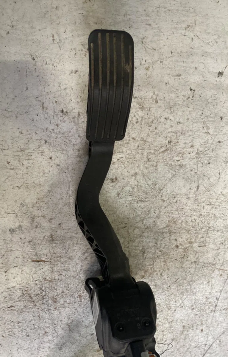 Pedale accelerateur Peugeot 207-207 (WA_, WC_) 1.6 hdi (2006-2013) 5 portes occasion