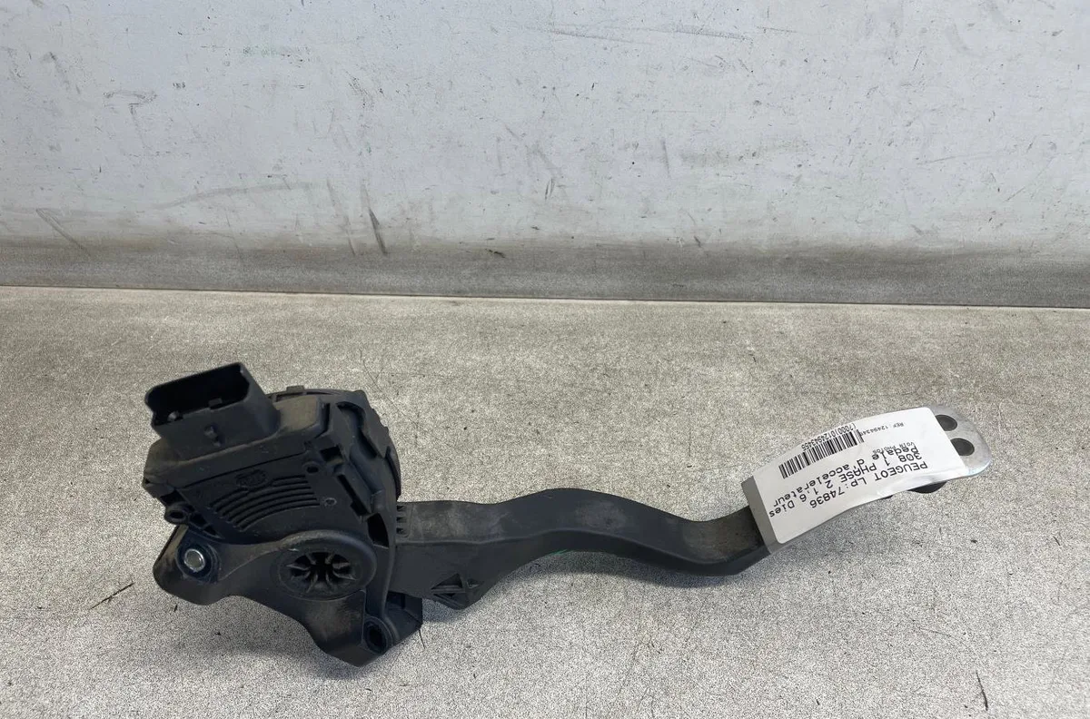 Pedale accelerateur Peugeot 308 I (4A_, 4C_) 1.6 hdi (2007-2014) 5 portes occasion