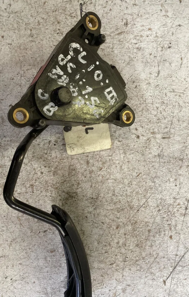Pedale accelerateur Renault CLIO III Grandtour (KR0-1_) 1.5 dci (kr0f) (2007-2012) 5 portes occasion