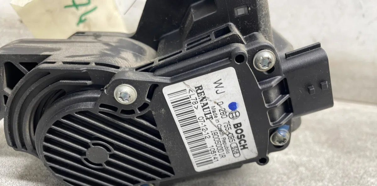 Pedale accelerateur Renault LAGUNA III (BT0-1) 2.0 dci (bt01, bt08, bt09, bt0e, bt0k, bt12, bt1c, bt1d,... (2007-2015) 5