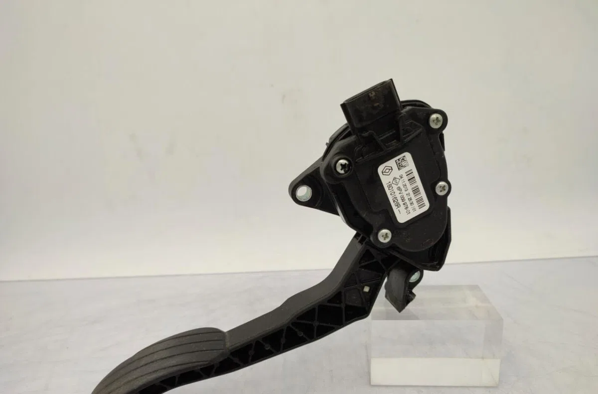 Pedale accelerateur RENAULT MASTER 3 PHASE 1 occasion