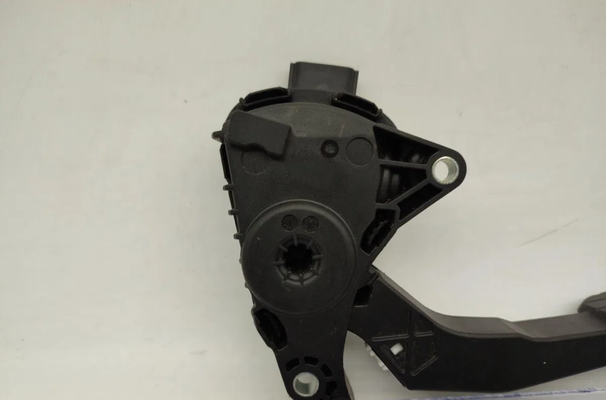 Pedale accelerateur RENAULT MASTER 3 PHASE 2 occasion