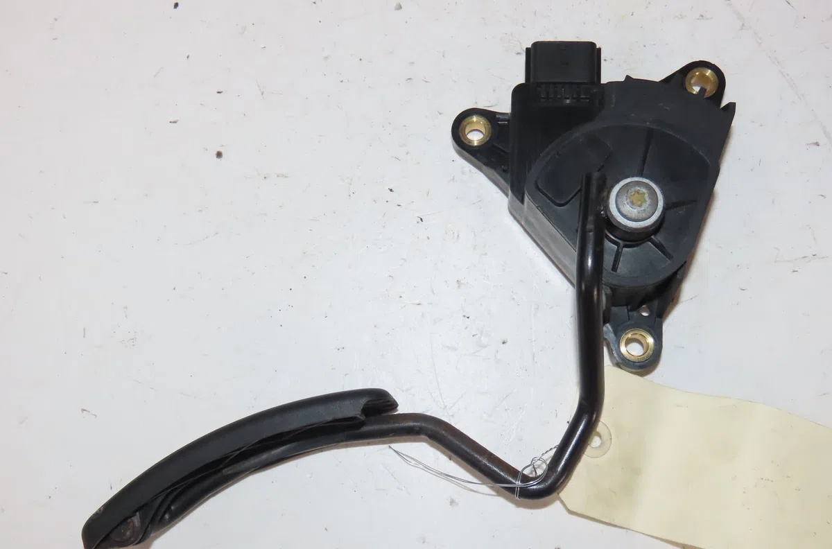 Pedale accelerateur Renault MODUS - GRAND MODUS (F-JP0_) 1.2 (jp0c, jp0k, fp0c, fp0k, fp0p, jp0p, jp0t) (2004) 5 portes 