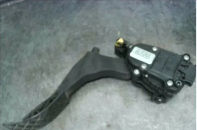 Pedale accelerateur Skoda FABIA I (6Y2) 1.4 tdi (2005-2008) occasion