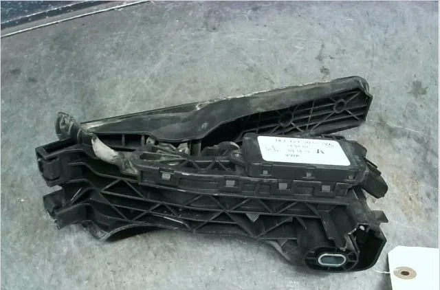 Pedale accelerateur Skoda OCTAVIA II (1Z3) 1.9 tdi (2004-2010) occasion