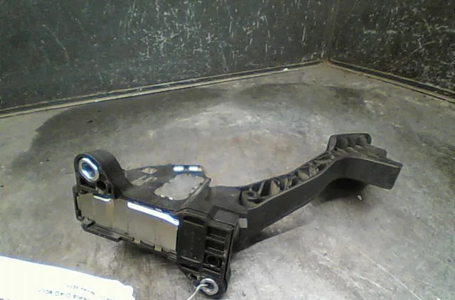 Pedale accelerateur Toyota YARIS (_P13_) 1.4 d (nlp130_) (2011) occasion