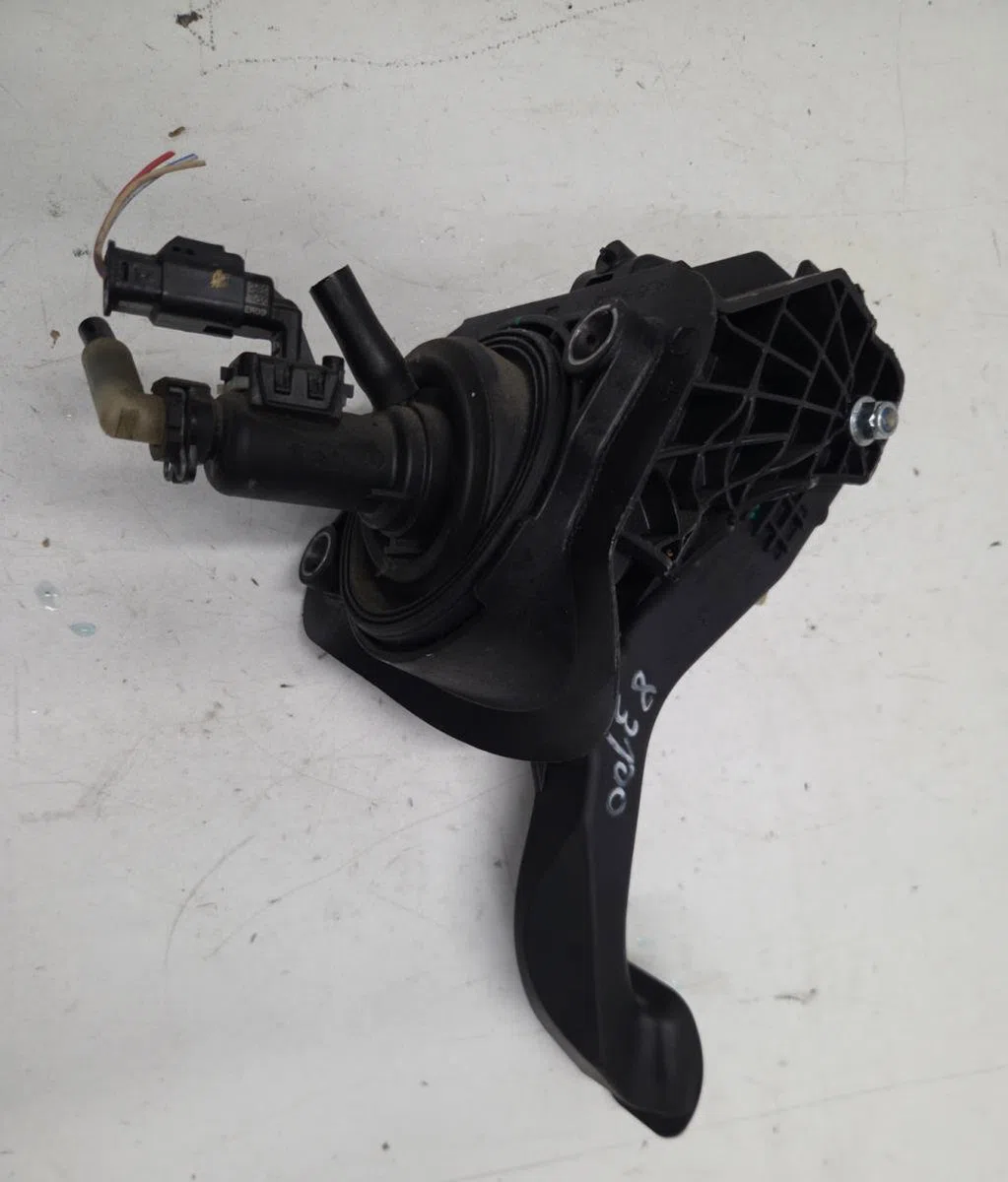 Pedale embrayage CITROEN BERLINGO 3 M PHASE 1 occasion