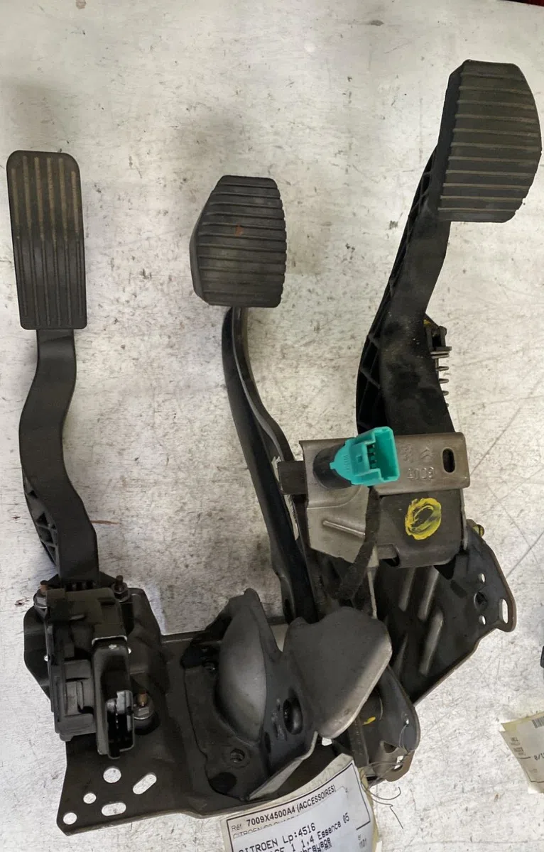 Pedale embrayage Citroen C2 (JM_) 1.4 (2003-2009) 3 portes occasion