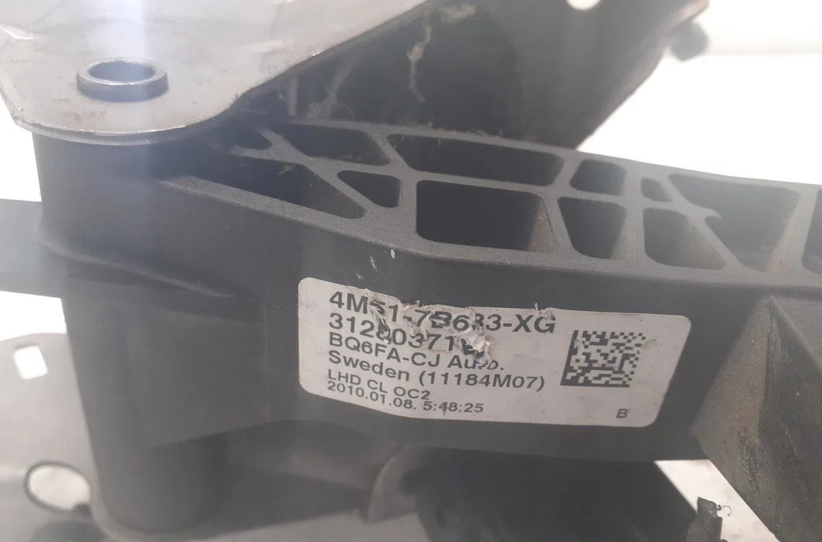 Pedale embrayage Ford FOCUS II Turnier (DA_, FFS, DS) 1.6 tdci (2004-2012) occasion