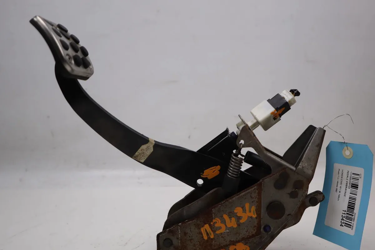 Pedale embrayage Honda CIVIC VIII Hatchback (FN, FK) 1.8 (fn1, fk2) (2005) occasion