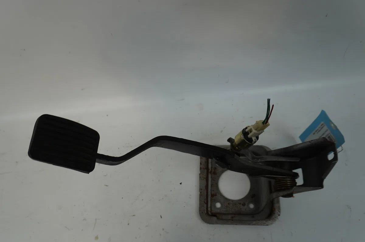 Pedale embrayage Hyundai PONY I (X-3) 1.3 i 12v (1994-2000) occasion