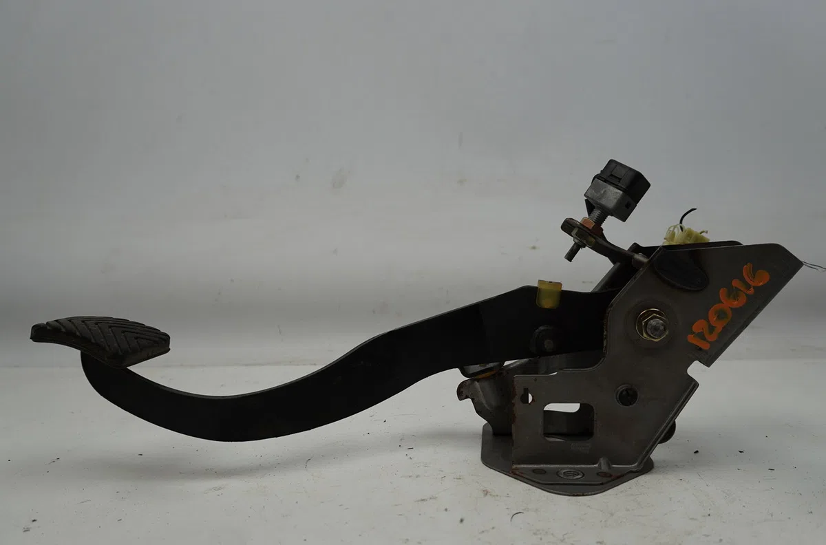 Pedale embrayage Hyundai TUCSON (JM) 2.0 crdi traction intégrale (2004-2010) occasion
