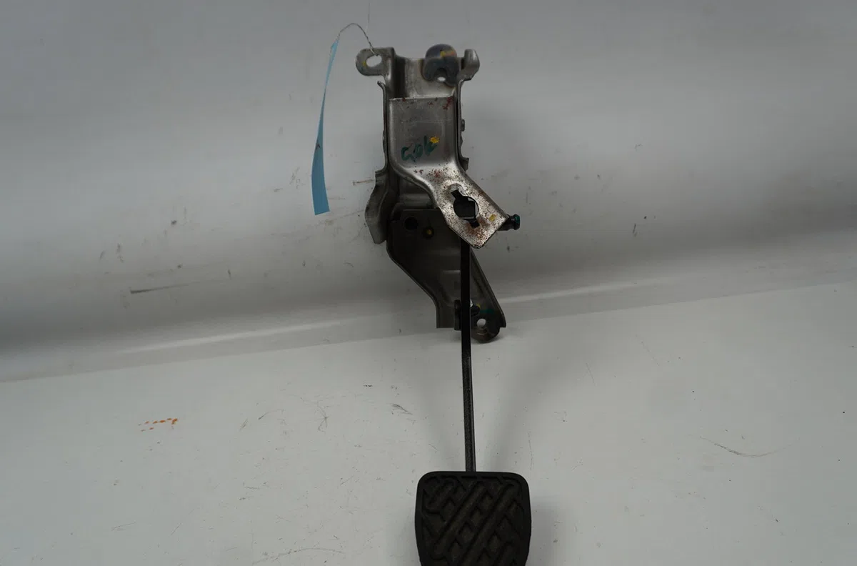 Pedale embrayage Nissan MICRA IV (K13K) 1.2 (2010-2015) occasion