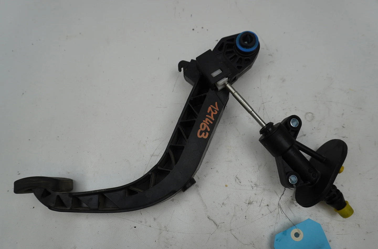 Pedale embrayage Opel MERIVA B Monospace (S10) 1.7 cdti (75) (2010-2017) occasion