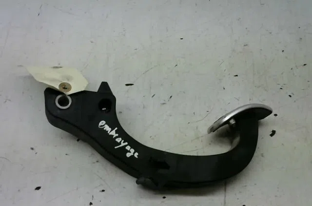 Pedale embrayage Peugeot 307 CC (3B) 2.0 16v (2003-2005) occasion