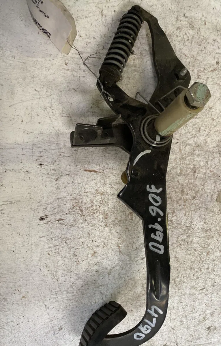 Pedale embrayage PEUGEOT PEU 306 occasion