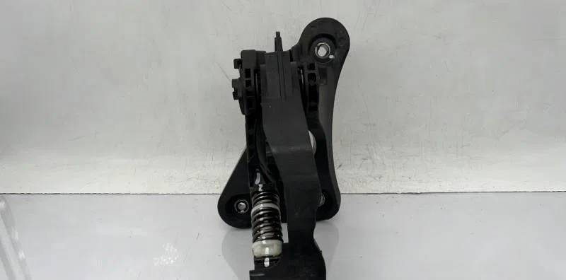 Pedale embrayage RENAULT CLIO 5 PHASE 1 occasion