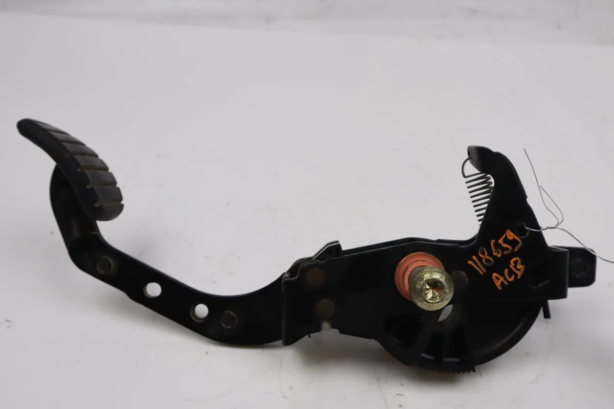 Pedale embrayage Renault CLIO II (BB_, CB_) 1.9 dti (b-cb0u) (1999-2005) occasion