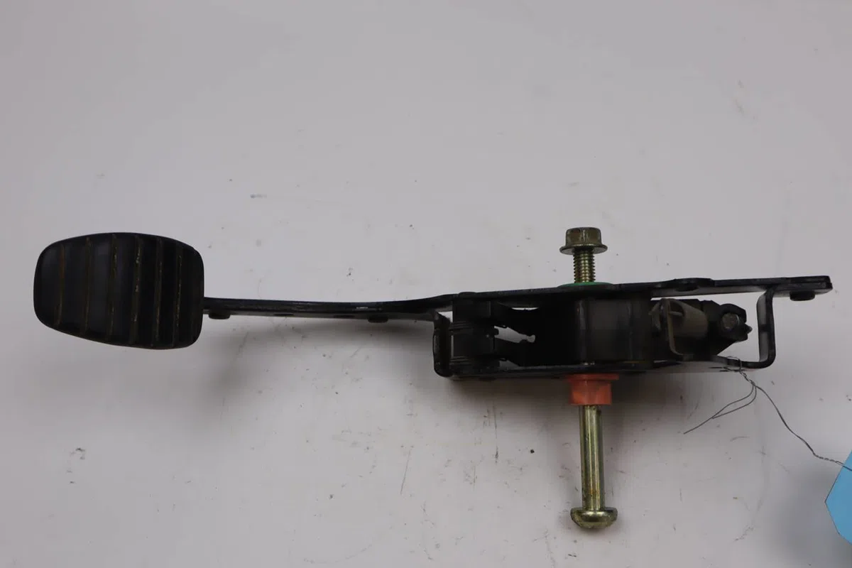 Pedale embrayage Renault CLIO II (BB_, CB_) 1.9 dti (b-cb0u) (1999-2005) occasion