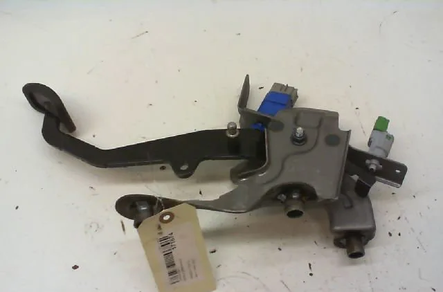 Pedale embrayage Renault CLIO IV (BH_) 0.9 tce 90 (2012) 5 portes occasion