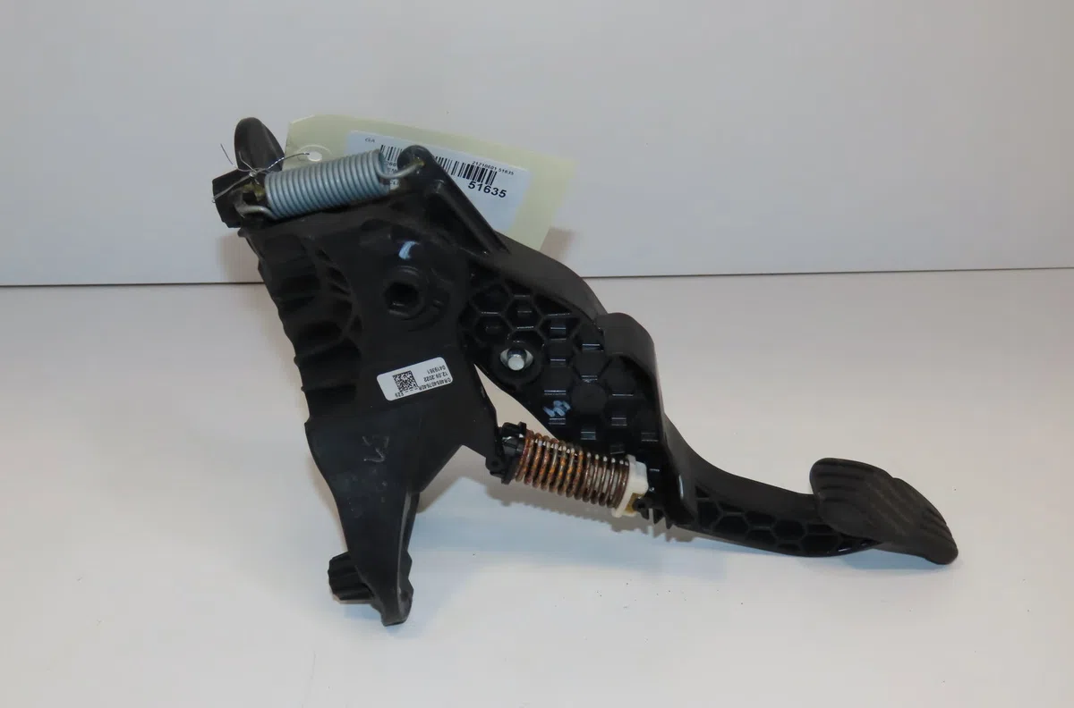 Pedale embrayage Renault CLIO V (B7_) 1.0 sce 65 (b7mg) (2021) occasion