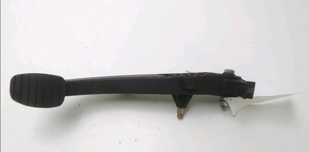 Pedale embrayage Renault MEGANE II (BM0-1_, CM0-1_) 1.5 dci (bm0f, bm0t, bm2b, cm0f, cm0t) (2002-2008) 5 portes occasion