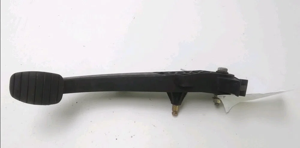 Pedale embrayage Renault MEGANE II (BM0-1_, CM0-1_) 1.5 dci (bm0f, bm0t, bm2b, cm0f, cm0t) (2002-2008) 5 portes occasion