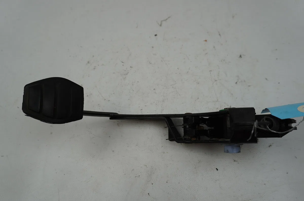 Pedale embrayage Renault MEGANE Scenic (JA0-1_) 1.6 16v (ja0b, ja04, ja11, ja00) (1998-1999) occasion
