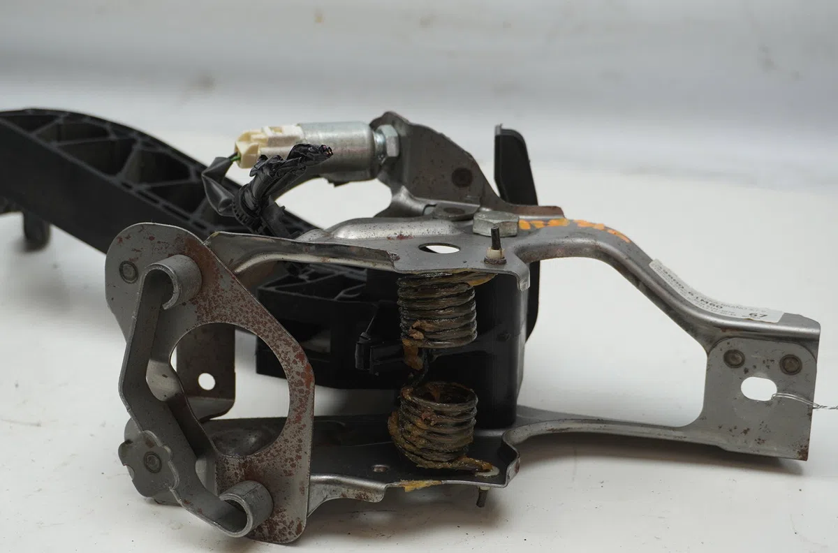 Pedale embrayage Suzuki VITARA (LY) 1.6 allgrip (apk 416) (2015) occasion