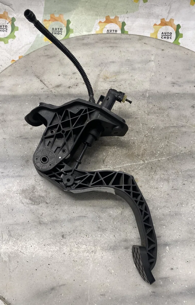 Pedale embrayage VOLKSWAGEN POLO 6 PHASE 2 occasion