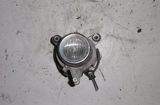Phare antibrouillard avant droit ALFA ROMEO 147 2002 occasion