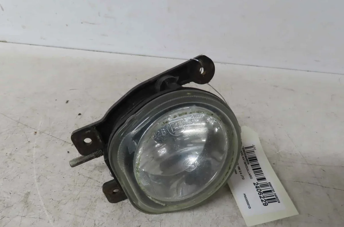 Phare antibrouillard avant droit ALFA ROMEO 166 occasion