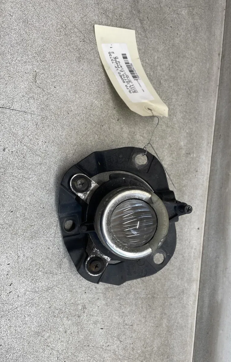 Phare antibrouillard avant droit Alfa romeo GIULIETTA (940_) 1.4 tb (940.fya1a) (2014-2018) occasion