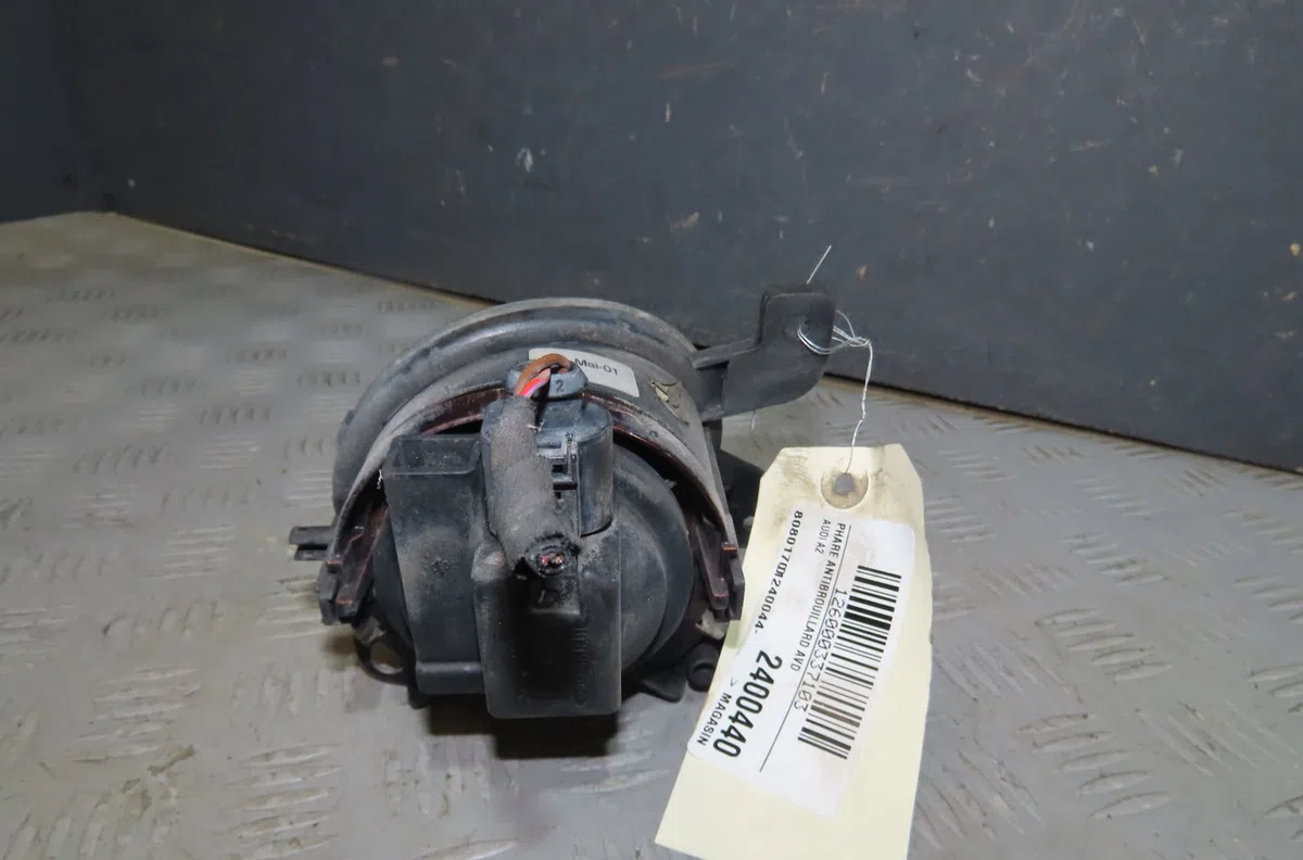 Phare antibrouillard avant droit Audi A2 (8Z0) 1.4 tdi (2000-2005) 5 portes occasion