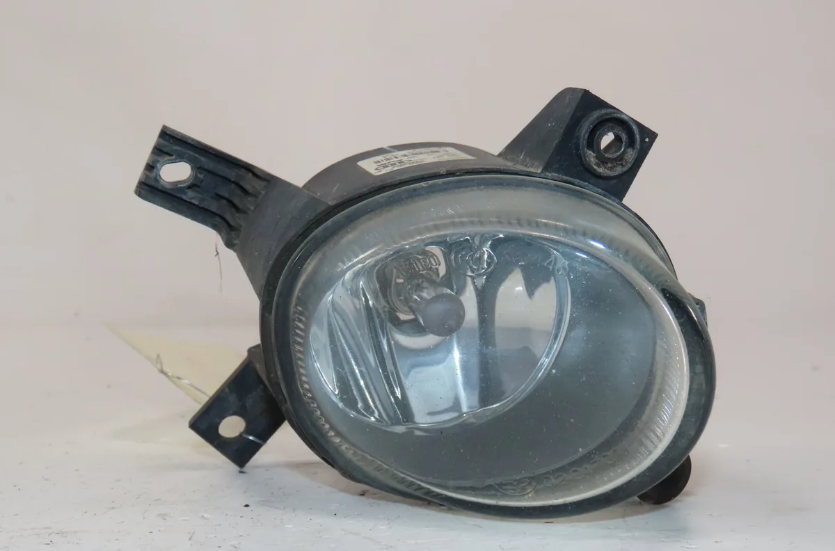 Phare antibrouillard avant droit Audi A3 (8P1) 2.0 tdi 16v (2003-2012) 3 portes occasion