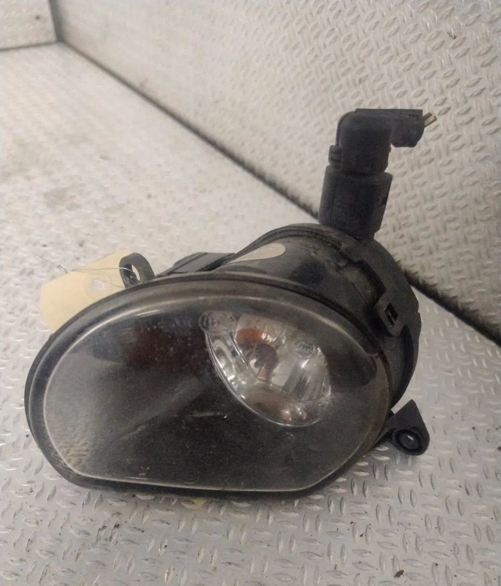 Phare antibrouillard avant droit Audi A3 (8P1) 2.0 tdi 16v (2003-2012) 3 portes occasion