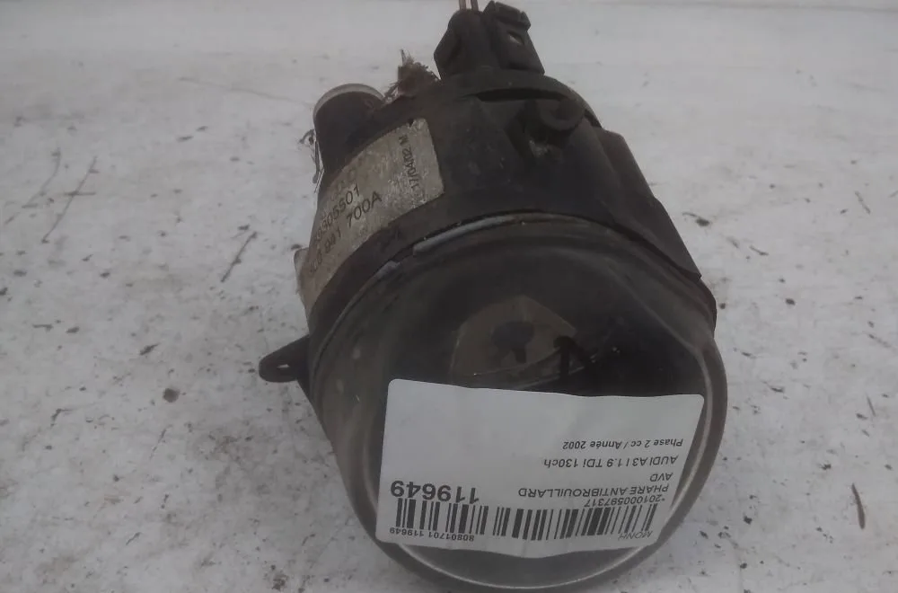 Phare antibrouillard avant droit AUDI A3 I 2002 occasion