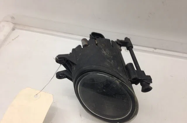 Phare antibrouillard avant droit Audi A4 B6 Avant (8E5) 2.5 tdi quattro (2001-2004) occasion