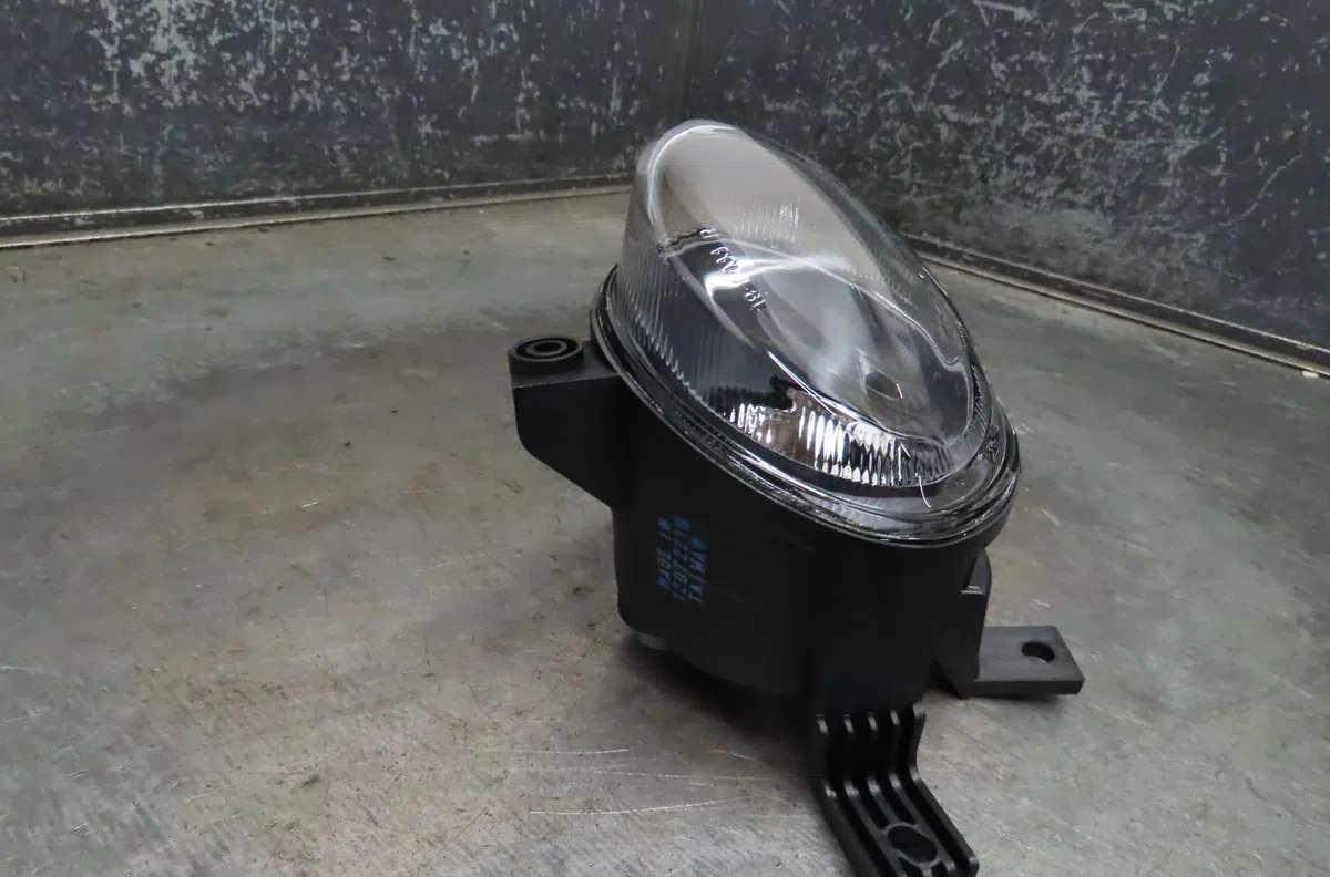 Phare antibrouillard avant droit Audi A4 B7 (8EC) 1.9 tdi (2004-2008) 4 portes occasion