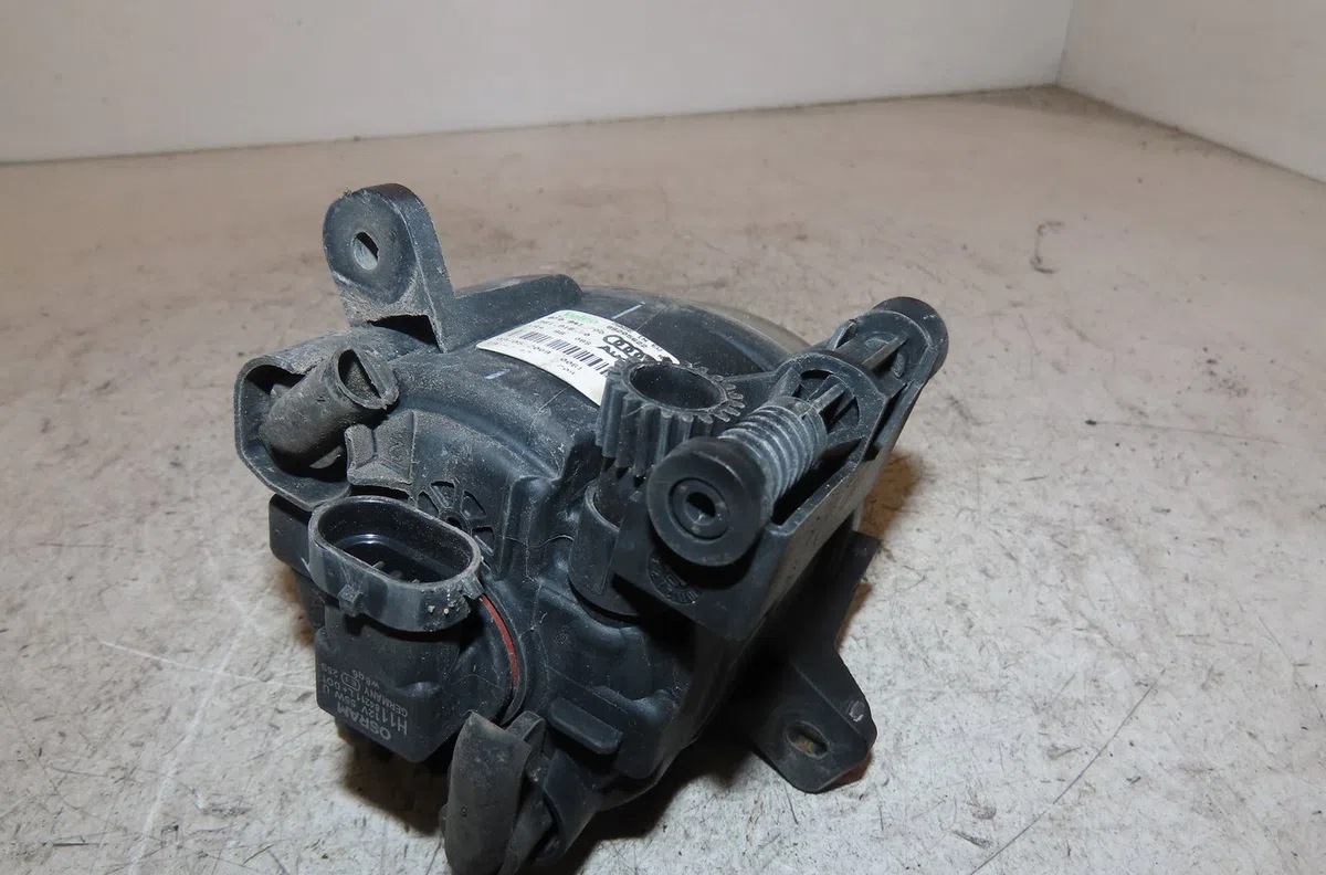 Phare antibrouillard avant droit Audi A4 B8 Avant (8K5) 2.0 tdi (2008-2015) occasion