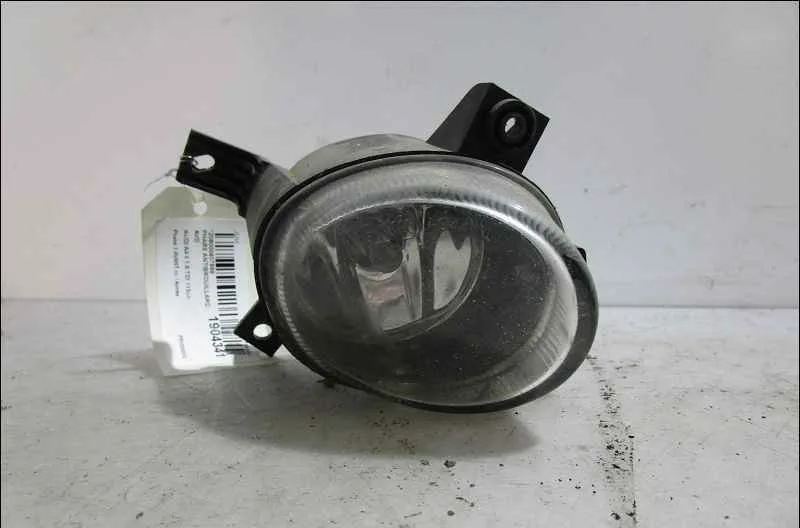 Phare antibrouillard avant droit AUDI A4 II occasion