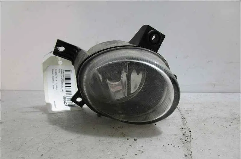 Phare antibrouillard avant droit AUDI A4 II occasion