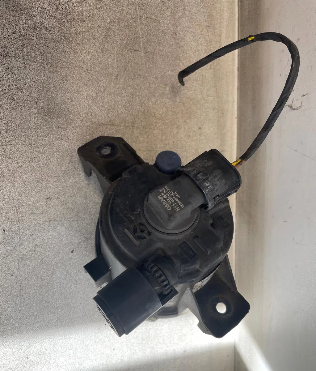Phare antibrouillard avant droit Bmw 1 (E81) 118 d (2006-2011) 3 portes occasion