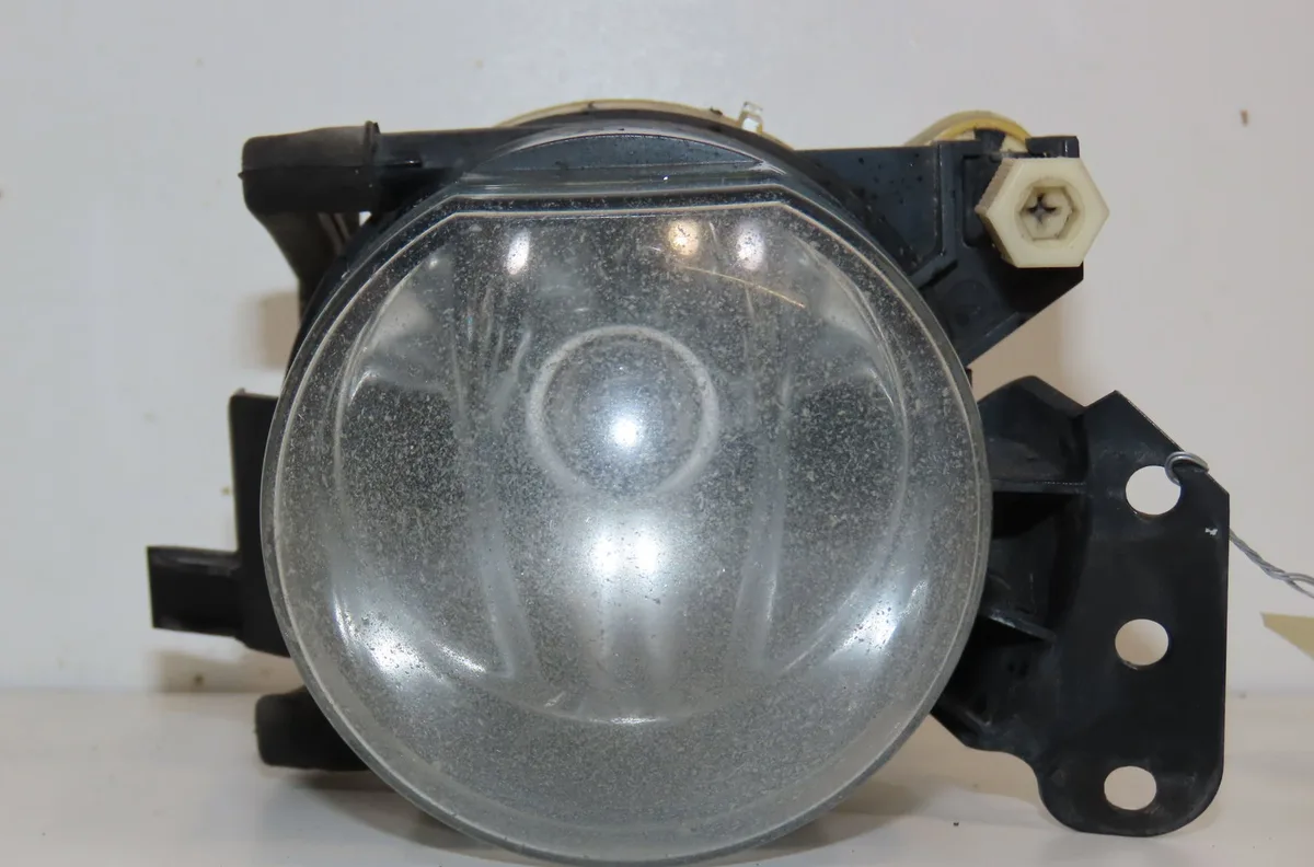 Phare antibrouillard avant droit Bmw 3 (E90) 335 d (2006-2011) occasion