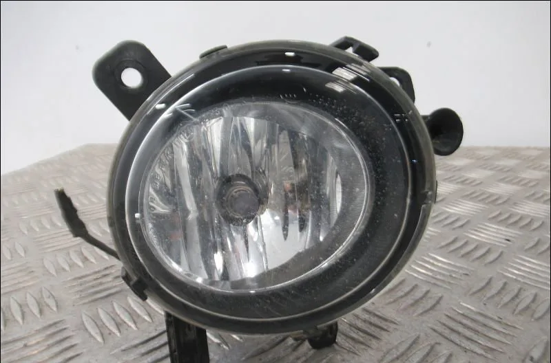 Phare antibrouillard avant droit Bmw 3 Touring (F31) 318 d (2012-2015) occasion