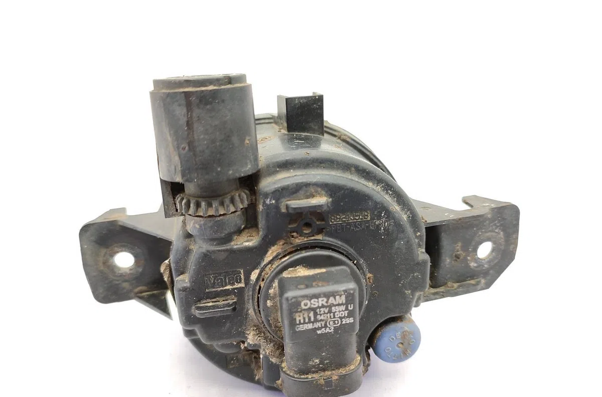 Phare antibrouillard avant droit BMW SERIE 1 E87 PHASE 1 occasion