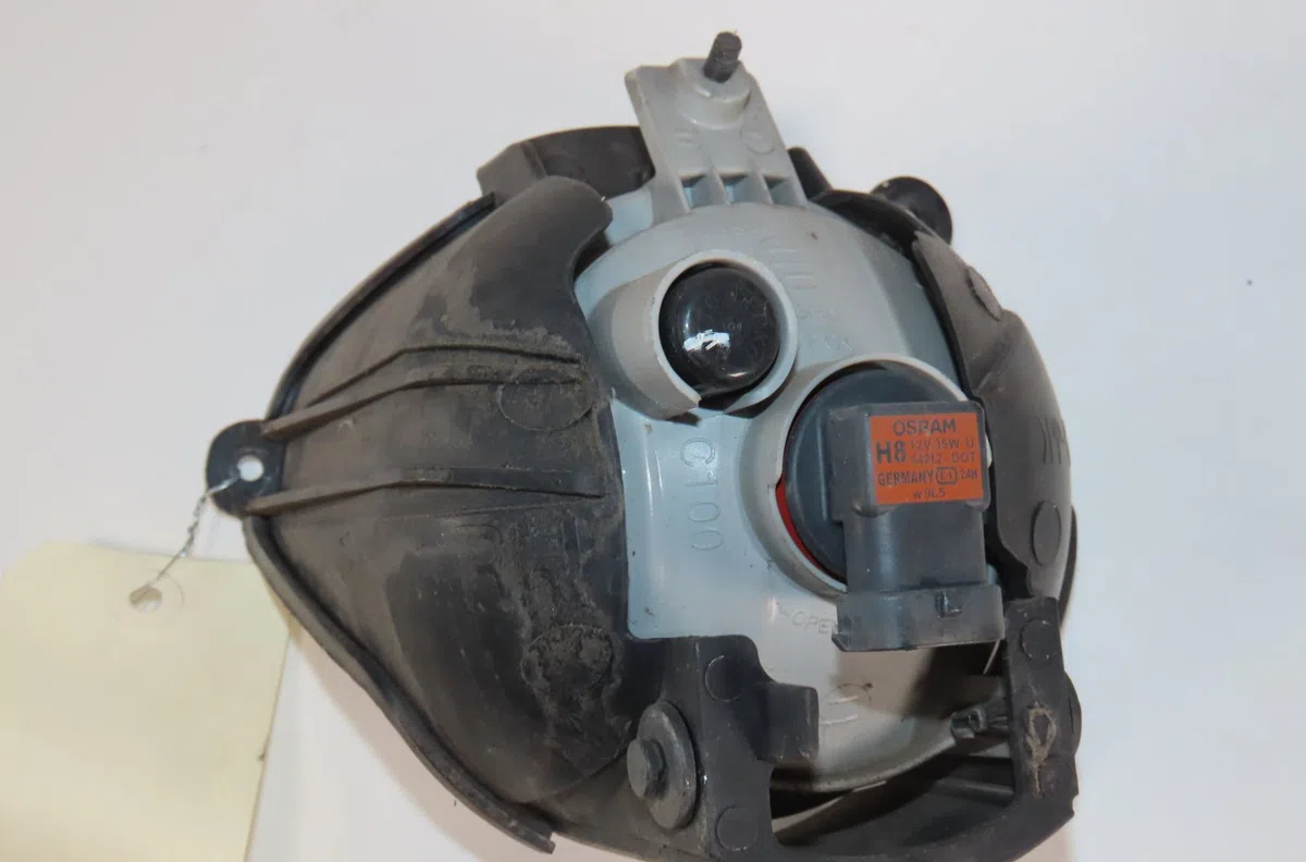 Phare antibrouillard avant droit Chevrolet CAPTIVA (C100, C140) 2.0 d (2007) occasion